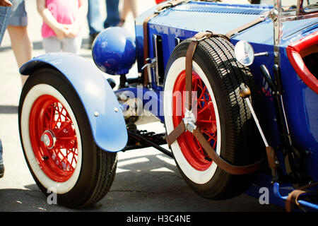 Zaporozhye, Ukraine - 17. Mai 2014: Erste allukrainische Festival Oldtimer Zaporozhye Tor. 118 Autos und 12 Motorräder p Stockfoto