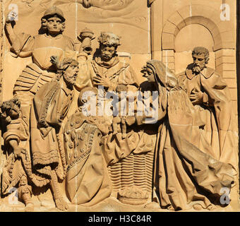 Schnitzen von der Anbetung der drei Könige an der Fassade der neuen Kathedrale von Salamanca, Spanien Stockfoto