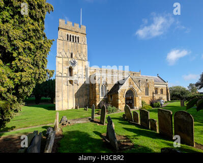 Die angelsächsischen All Saints Church, Earls Barton, Northamptonshire, England, UK. Stockfoto