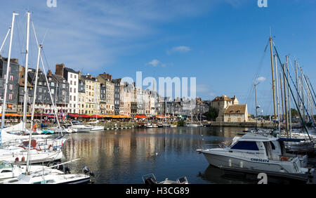 Hafen von Honfleur in der Normandie, Frankreich Stockfoto