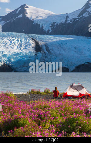 Camping in der Nähe von Portage Glacier, Chugach National Forest, Alaska. Stockfoto