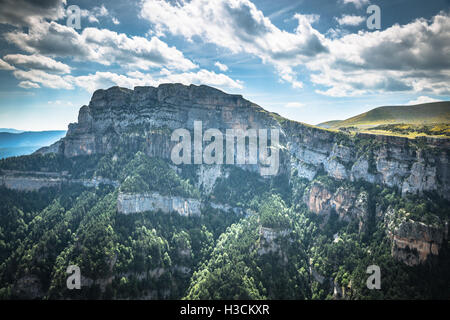 Pyrenäen-Landschaft - Anisclo Canyon im Sommer. Huesca, Spanien Stockfoto