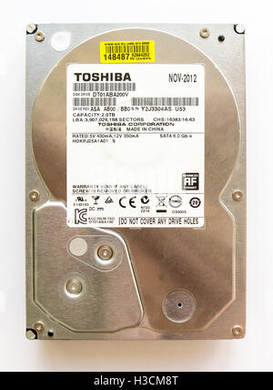 2TB HDD Toshiba DT01ABA200V. Die Toshiba Corporation ist ein japanisches multinationales Konglomerat Unternehmen mit Hauptsitz in Japan. Stockfoto
