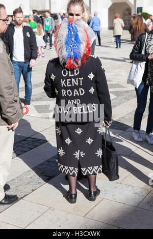 Die jährliche Pearly Kings und Queens & costermonger Erntefest Held in der Guildhall, London, UK Stockfoto