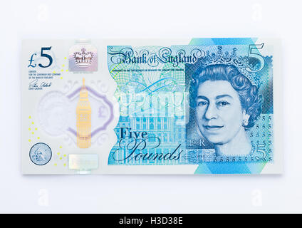 Neue Kunststoff fünf-Pfund-Note britische Geld auf weißem Hintergrund Stockfoto