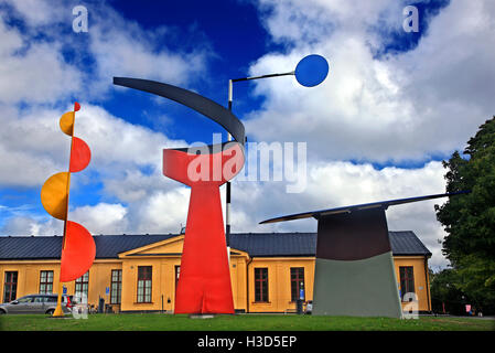 "Die vier Elemente" des amerikanischen Bildhauers Alexander Calder, außerhalb des Museum of Modern Art (Moderna Museet), Stockholm, Schweden Stockfoto