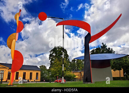 "Die vier Elemente" des amerikanischen Bildhauers Alexander Calder, außerhalb des Museum of Modern Art (Moderna Museet), Stockholm, Schweden Stockfoto