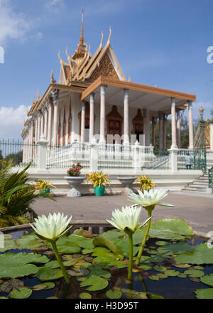 Seerosen im Garten des Palais Royal in Phnom Penh, Kambodscha Stockfoto