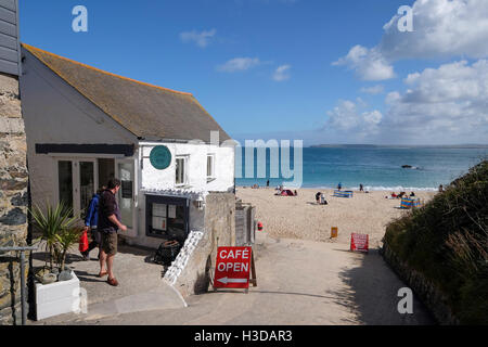 Strand-Cafe in St. Ives Cornwall Stockfoto