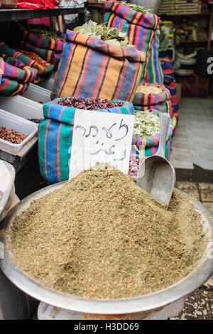 Zaatar und anderen Kräutern auf dem Markt Stockfoto