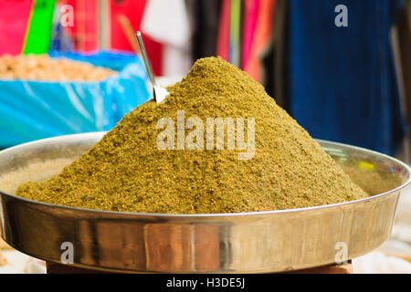 Zaatar und anderen Kräutern auf dem Markt Stockfoto