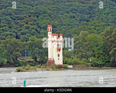 Die Mauseturm (Maus-Turm) am Ufer des Rheins Stockfoto