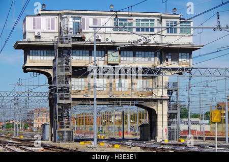 Stellwerk in der Nähe von Bologna Central Station, Italien. Stockfoto