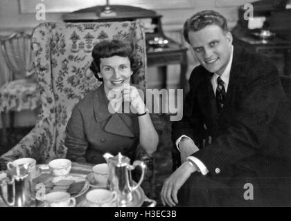 BILLY GRAHAM amerikanischen Evangelisten mit Frau Ruth Browns Hotel London, ca. 1960 Stockfoto