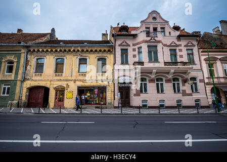 Häuser in George Bariţiu Straße in Brasov, Rumänien Stockfoto