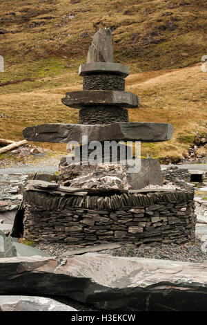 Ein Schiefer Skulptur am Honister Slate Mine Austritt am Honister Pass im Lake District National Park, Cumbria, England Stockfoto