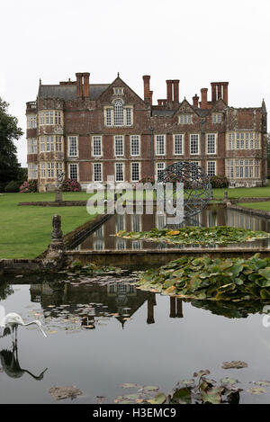 Die wunderschön gepflegte Burton Agnes Hall und Gärten in Burton Agnes in der Nähe von Driffield East Yorkshire England Vereinigtes Königreich Großbritannien Stockfoto