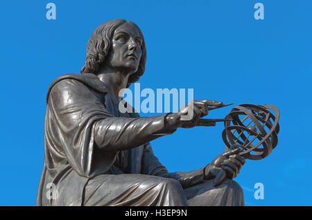 Denkmal für Nikolaus Kopernikus in der polnischen Hauptstadt. Stockfoto