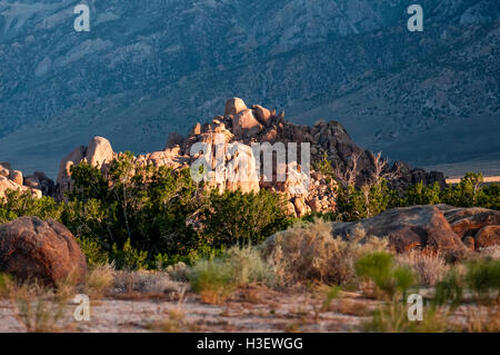 Alabama Hills in der Nähe von Lone Pine, CA, Lage auch bekannt als Film Straße Stockfoto