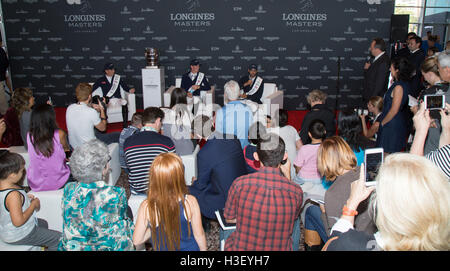 Atmosphäre bei Longines Grand Prix Veranstaltung bei den Longines Meister Los Angeles 2016 im Long Beach Convention Center am 2. Oktober 2016 in Long Beach, Kalifornien Stockfoto