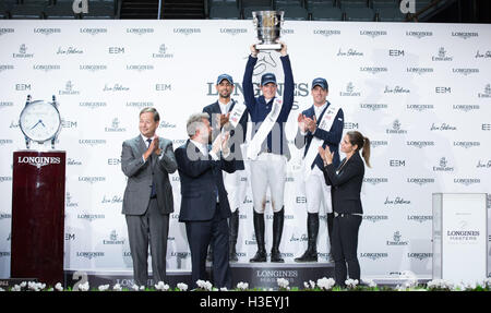 Daniel Deusser gewinnt ersten Platz bei Longines Grand Prix Veranstaltung bei den Longines Meister Los Angeles 2016 im Long Beach Convention Center am 2. Oktober 2016 in Long Beach, Kalifornien Stockfoto