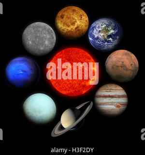 Solar-System. Planeten auf schwarzem Hintergrund. Sonne, Merkur, Venus, Erde, Mars, Jupiter, Saturn, Uranus, Neptun, Pluto. Stockfoto