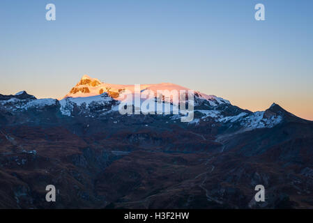 Abendlicht über die Landschaften Monte Rosa Gletscher und das Klein Matterhorn oder Piccolo Cervino Gipfel (3881 m), italienischer Seite Val Stockfoto