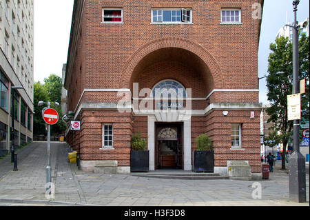 Die Gassen ein Café/Bar/Restaurant mit Ten-Pin Bowling-Bahnen, Bristol, UK Stockfoto