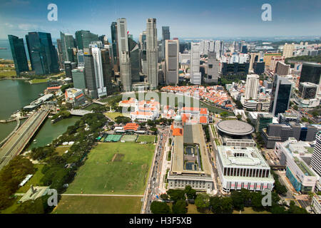 Singapur, Padang, Fluss, Boat Quay und Geschäftsviertel, erhöhten Blick von Swissotel Equinox Restaurant Stockfoto