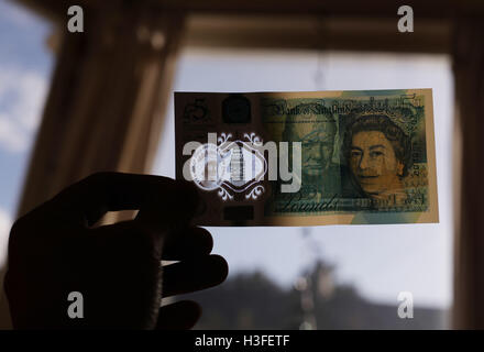 Nahaufnahme Detail einer neuen Polymer fünf-Pfund-Note, in London. PRESSEVERBAND Foto. Bild Datum: Donnerstag, 6. Oktober 2016. Bildnachweis sollte lauten: Yui Mok/PA Wire Stockfoto