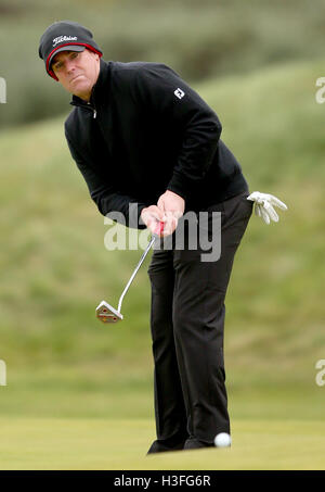 Shane Warne am 13. Tag zwei der Alfred Dunhill Links Championship in Carnoustie Golf Links grün. Stockfoto