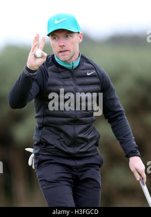 Ronan Keating am 13. Tag zwei der Alfred Dunhill Links Championship in Carnoustie Golf Links grün. Stockfoto