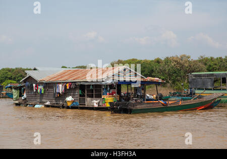 Schwimmende Dorf, Tonle Sap See, in der Nähe von Siem Reap, Kambodscha.   Reisen Sie----Phnom Penh - Kambodscha - 9 Fe Stockfoto