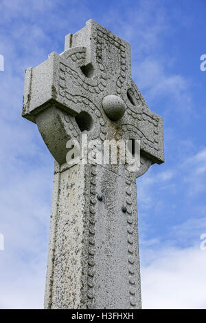 Detail des keltischen Kreuzes auf Flora MacDonald Denkmal an der Kilmuir Friedhof, Isle Of Skye, Schottisches Hochland, Schottland Stockfoto