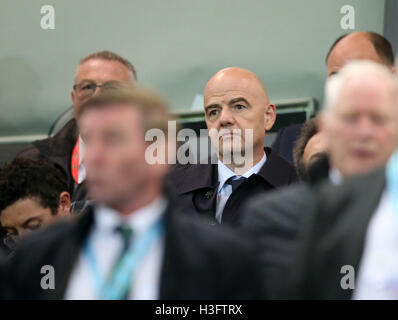 FIFA-Präsident Gianni Infantino Uhren von der Tribüne während des 2018 FIFA World Cup Qualifying Matches im Windsor Park, Belfast. Stockfoto