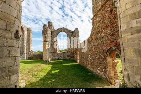 St. Michael Kapelle im 14. Jahrhundert Ruinen Leiston Abbey, eine Abtei des Premonastratensian Kanons Stockfoto