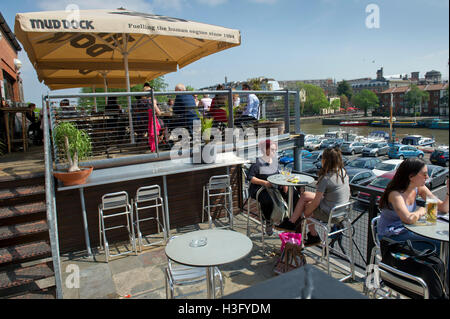 Schlamm Dock Cafe/Restaurant/Bar in der Habourside, Bristol, UK Stockfoto