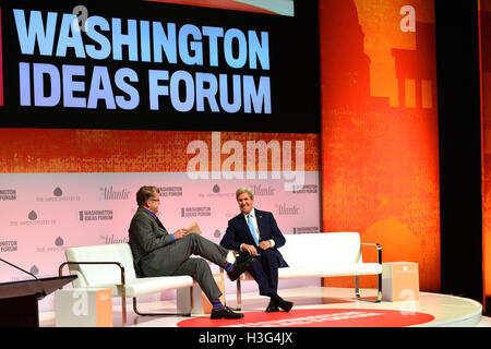 US-Außenminister John Kerry beteiligt sich an den 8. jährlichen Washington Ideenforum, präsentiert von The Atlantic und Aspen Institute, an der Harman Center of Arts in Washington, D.C.on 29. September 2016. Stockfoto