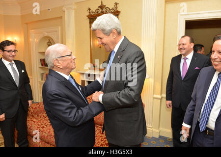 US-Außenminister John Kerry trifft mit tunesischen Präsidenten Beji Caid Essebsi in New York City, New York am 19. September 2016. Stockfoto