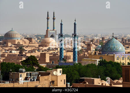 Iran, Yazd Provinz, Yazd, Freitag Moschee, Stadtbild, Badgirs oder Wind Türme Stockfoto