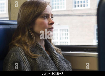 GIRL ON THE TRAIN 2016 Universal Pictures Film mit Emily Blunt Stockfoto