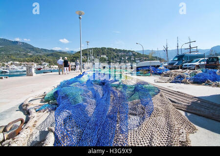 Fischernetze Closeup an einem sonnigen Tag am 2. Oktober 2016 in Puerto Soller, Mallorca, Spanien Stockfoto