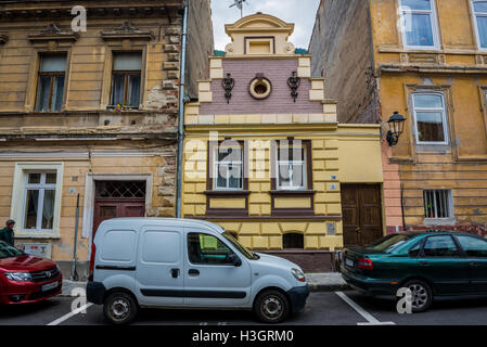 Wohnhaus beherbergt Castelului Street in Brasov, Rumänien Stockfoto