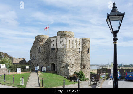 Ypern Turm aus dem 14. Jahrhundert und Museum, Kirchplatz, Rye, East Sussex, England, Vereinigtes Königreich Stockfoto