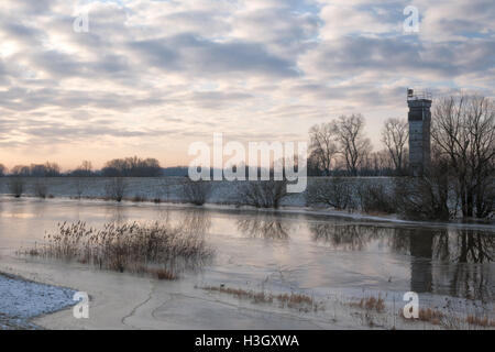 Wachturm an die ehemalige innerdeutsche Grenze in Deutschland Stockfoto