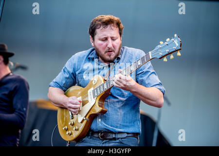 Nathaniel Rateliffs & The Nachtschweiß tritt in Assago Sommerarena in Mailand, Italien Stockfoto