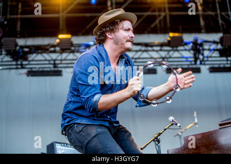 Nathaniel Rateliffs & The Nachtschweiß tritt in Assago Sommerarena in Mailand, Italien Stockfoto