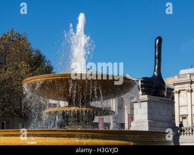 "Wirklich gut" Statue, vierte Sockel, Trafalgar Square, London UK Stockfoto