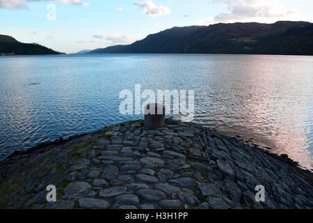 Loch Ness Ufer in Fort Augustus in Schottisches Hochland Stockfoto