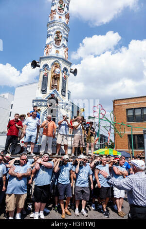 New York City, NY NYC Brooklyn, Williamsburg, italienische Nachbarschaft, Our Lady of Mount Carmel Feast Day, religiöses Festival, Straßenfest, Teamarbeit, Tradition, h Stockfoto